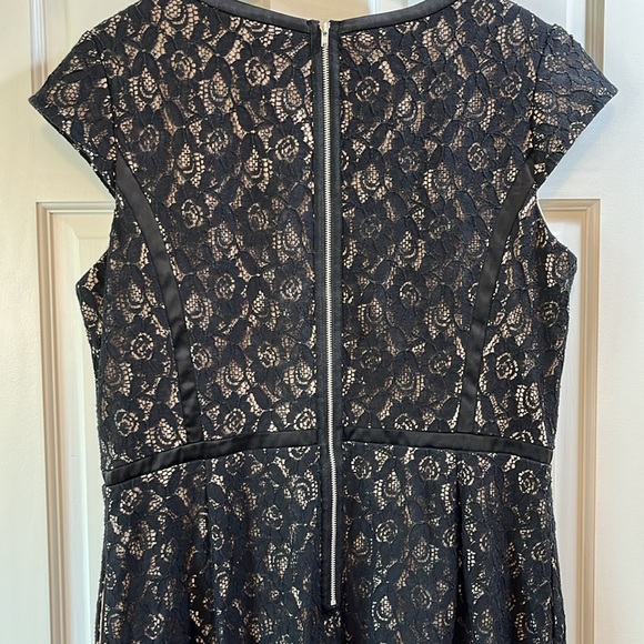R&K Cocktail All Over Lace w/ Satin Trim Cap Sleeve Mini Dress - Size 16 - Picture 7 of 10